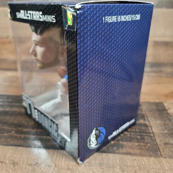 NBA SmAll-Stars Mini: Dallas Mavs Luka Doncic (Blue Jersey) Figure- NBA ALL-STAR - Picture 5 of 6